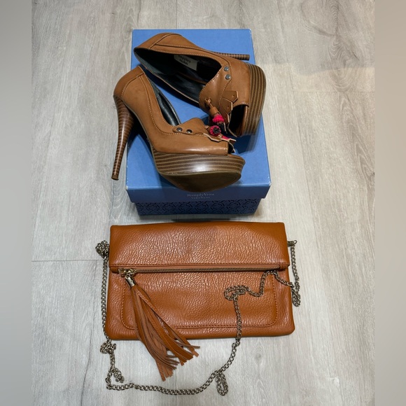 NWT! Simply Vera by Vera Wang Calf Colored Leather Heels - Picture 1 of 12